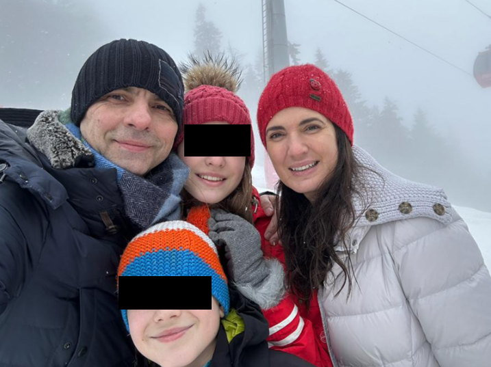 Dan Negru, alături de familia sa/ Sursa foto: Arhivă CANCAN