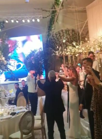 Cum a arătat Simona Halep îmbrăcată în cea de-a doua ținută de la cununie! Tenismena și Toni Iuruc au dansat până-n zori