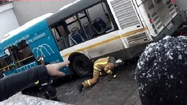 VIDEO / ALERTĂ în Moscova! Un autobuz a intrat cu viteză într-o mulţime: cel puţin 5 morţi şi 15 răniţi