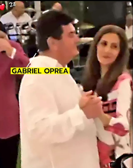 Gabriel Oprea și soția sa