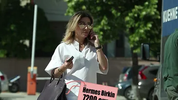 ”Regina puilor” îşi etalează colecţia de primăvară-vară: Ferrari & Hermes Birkin de 7.200 € pe braţ!