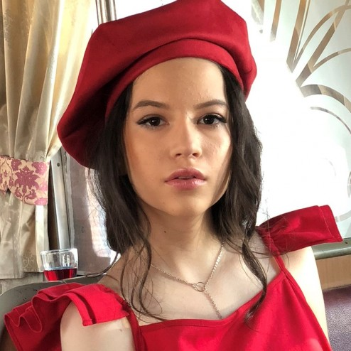 Cu cine se iubește Cleopatra Stratan. E un cântăreț celebru