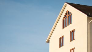 O familie de români din Italia şi-a găsit casa ocupată. Șoc și groază! Noua ”proprietară” nu poate fi evacuată atât de simplu!