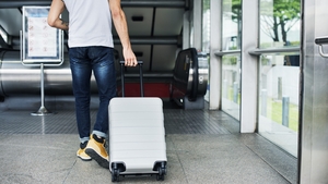 Ce trebuie să iei cu tine în avion. O stewardesă dezvăluie trucurile care te ajută să ai un zbor relaxant
