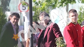 A lasat botezul balta pentru a se uita la meciul lui Dinamo! Cristi Borcea nu se poate desprinde de echipa de suflet