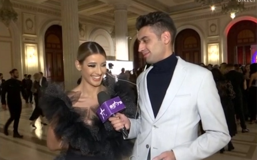 Alina Eremia, într-o rochie transparentă la Elle Style Awards 2018. Merită titlul de “Lebăda neagră” a galei spectaculoase