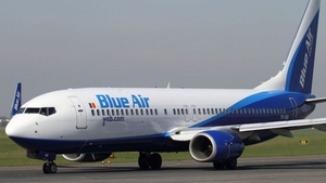 Incident la bordul unui avion Blue Air! Ce a încercat să facă un bulgar în timpul zborului