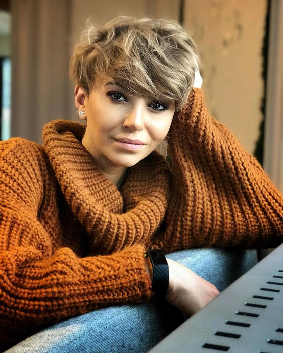 Giulia Anghelescu s-a retras din muzică: “Nu mă mai regăsesc”. Cum își câștigă banii acum artista