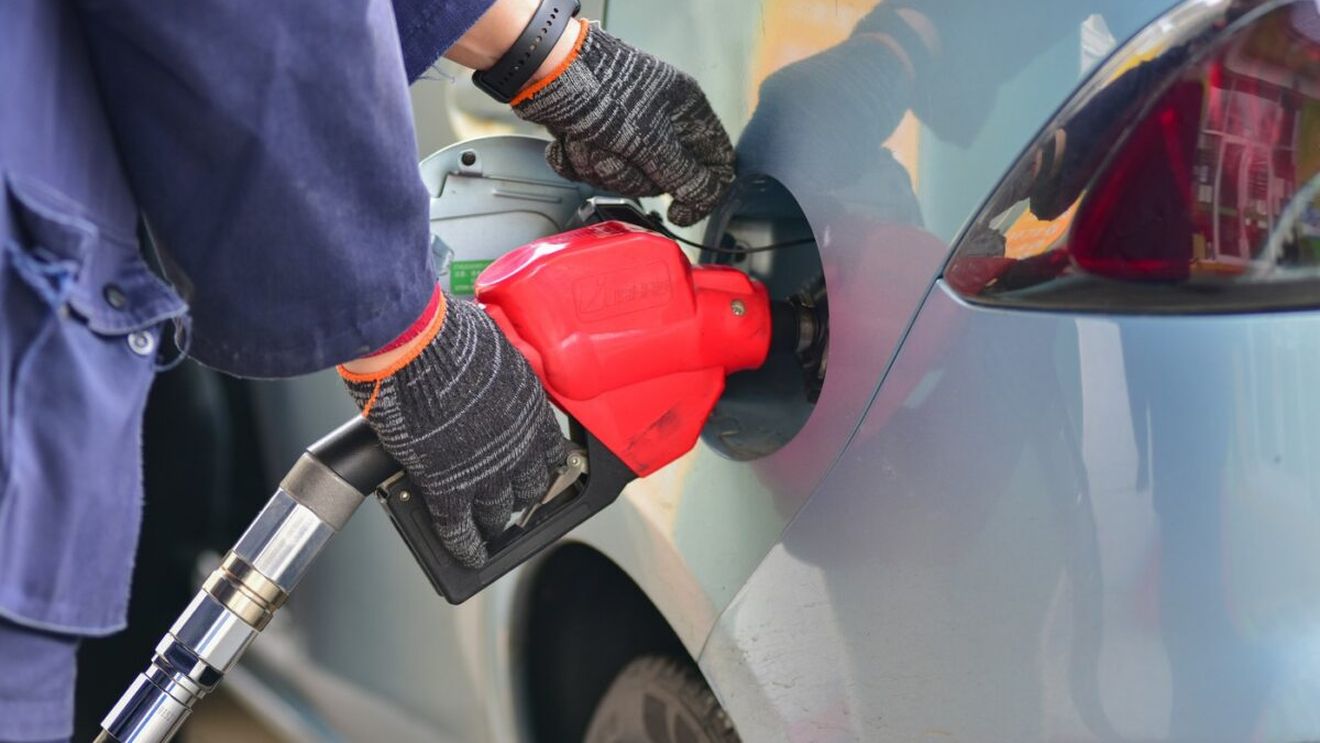 S-au ieftinit carburanții. Cât costă acum benzina și motorina la pompe