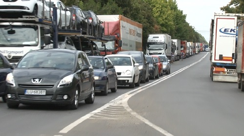 Cozi kilometrice pe DN 5! Municipiul Giurgiu, în pericol de a fi blocat de TIR-uri