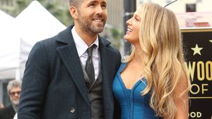 Aceştia sunt cei mai frumoşi părinţi celebri! Actorii BLAKE LIVELY şi RYAN REYNOLDS, apariţie în premieră alături de fiicele lor