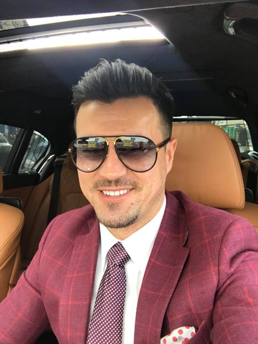 Adrian Alexandrov a apărut cu verigheta pe deget la ultimul party din showbiz!