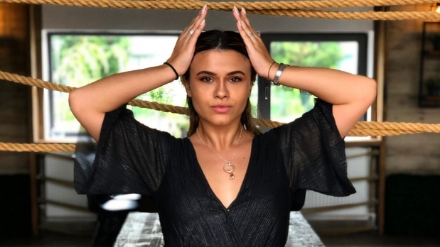 Pictorial incendiar! Diana Bulimar, fosta gimnastă, topless pe Instagram