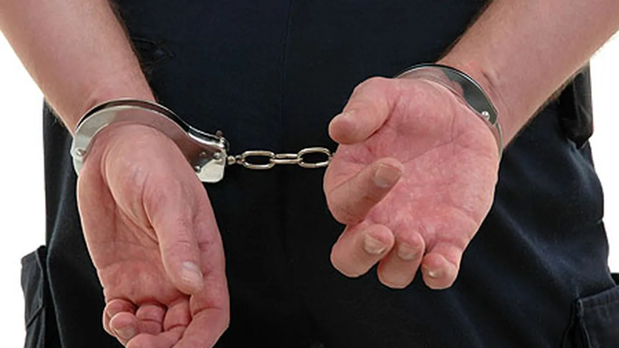 Un executor si doi avocati, judecati pentru inselaciune. Au pacalit bancile si o uzina cu peste 26 de milioane de lei!