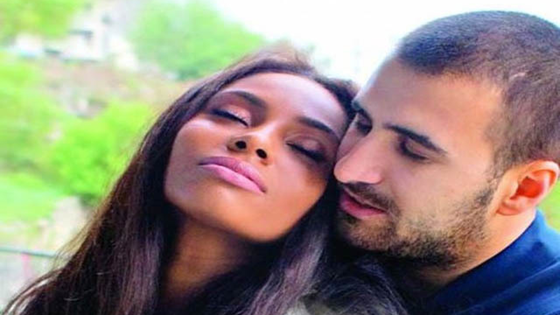 Nu rezistă unul fără celălalt! LAURETTE şi Mihai s-au împăcat! IMAGINI EXCLUSIVE cu cei doi îndrăgostiţi în parc