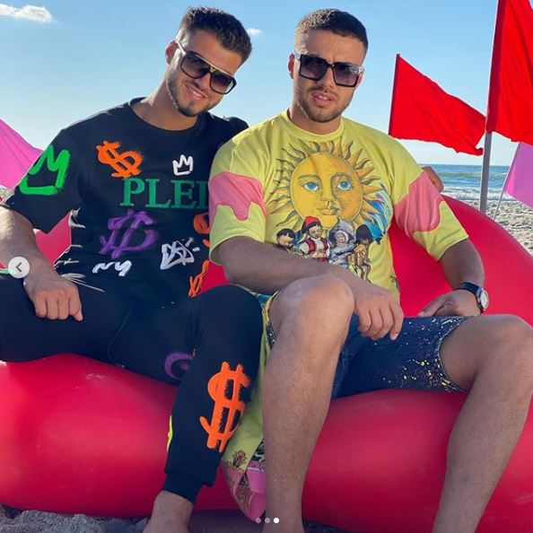 Iancu Sterp, filmat în ipostaze tandre alături de cântăreața Dodo! Ulterior, bruneta a publicat o poză HOT pe Instagram
