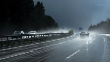 Prognoza meteo în weekend. 15 județe sunt vizate de vijelii și ploi torențiale. Săptămâna viitoare urmează caniculă