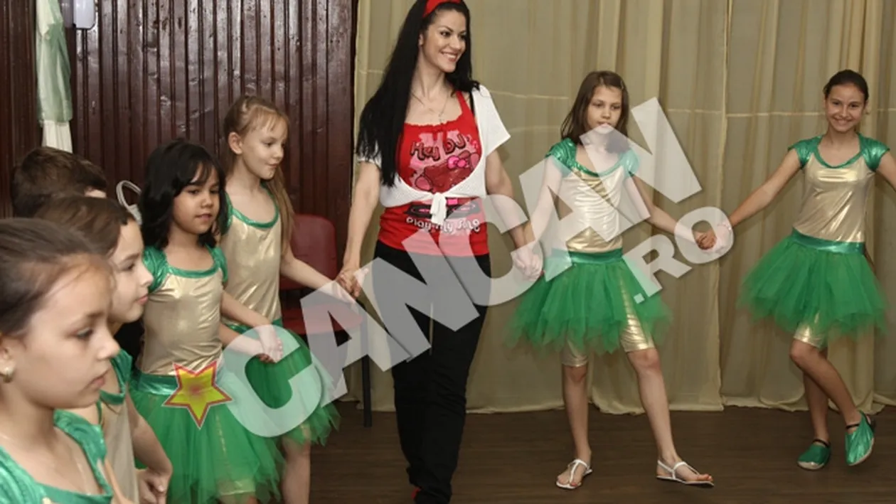 Raluca Petrica s-a trezit ca ii sunt furati clientii. Fosta dansatoare de la Surprize, surprize, lucrata de un apropiat intr-un mod original!