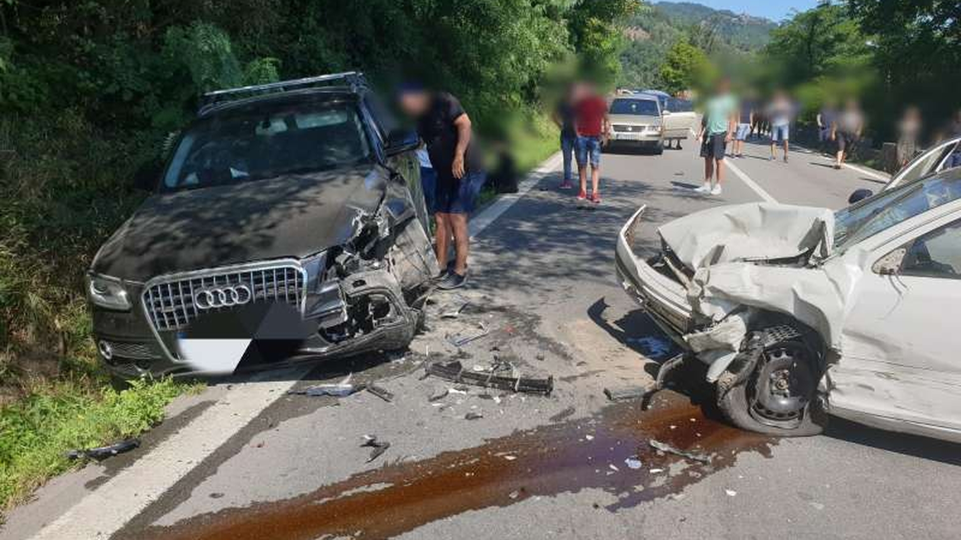 Accident grav pe Valea Oltului. Cinci persoane rănite, printre care și o femeie gravidă în 7 luni