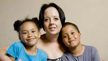 Sa ramai gravida la 12 ani este cel mai inteligent lucru pe care-l poti face! Citeste aici povestea celei mai tinere mamici din Marea Britanie!