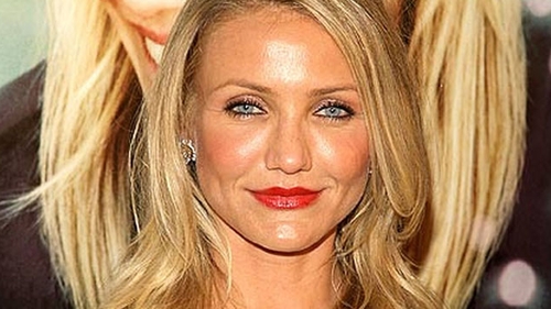 Cameron Diaz nu mai are fizicul din tinerete! Cum a ajuns sa arate vedeta in costum de baie! Este de nerecunoscut