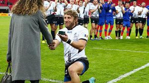În 2015, imaginile cu rugbyistul român au făcut înconjurul planetei. A cerut-o de soţie pe celebrul Wembley, iar acum...