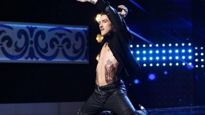 Coregraful Emil Rengle a dansat pe tocuri la „Românii au talent”! Cum au reacționat jurații