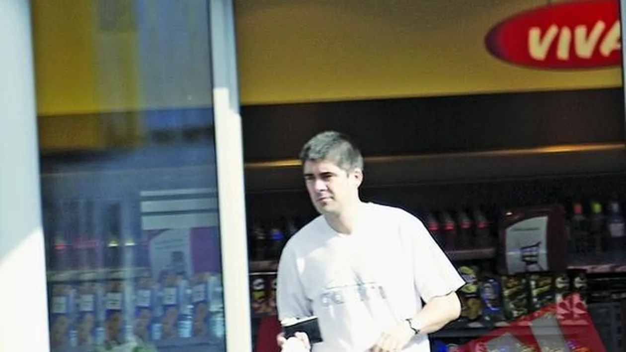 Ce mai pune la cale arbitrul Alexandru Deaconu in benzinarie