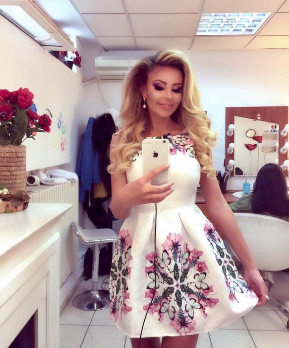Roxana Vașniuc, ipostază de infarct pe Internet după ce și-a tunat posteriorul
