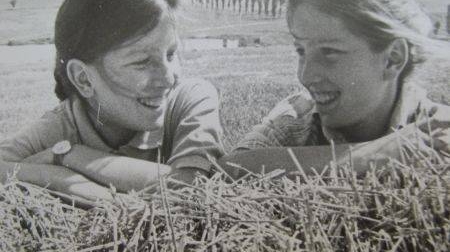 Siamezele anilor 80, disparute fara urma de un an de zile. Mama Linei si a Gherghinei crede ca fetele ei sunt moarte!