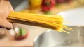 E bine sau nu să speli pastele înainte să le pui la fiert. Secretul italienilor care le face să fie perfecte