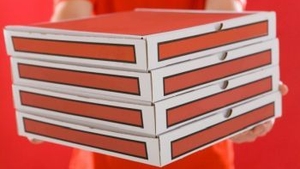 A comandat pizza online, dar i-a venit politia la usa! Ce a scris femeia la sectiunea de comentarii