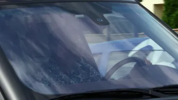 Vasile Turcu a purtat camasa inflorata la priveghi, iar cosmin Contra s-a imbracat in bermude