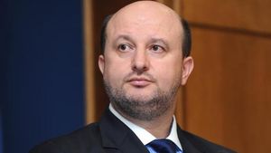 Imagini in premiera cu vila lui Daniel Chitoiu! Are aproape 500 metri patrati si costa peste jumatate de milion de euro!