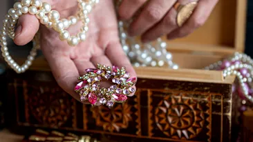 De la Împărăteasa Eugénie la Regina Victoria și Ecaterina a Rusiei: comorile regale care dau fiori Parisului