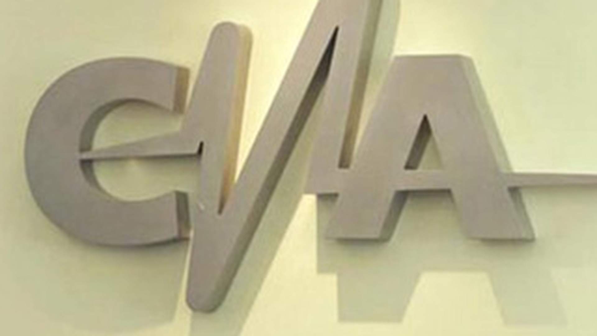 CNA a sanctionat postul Antena 1 pentru difuzarea filmului cu Emil Boc! Emisia va fi intrerupta 10 minute