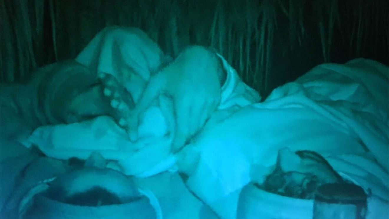 Acuzații de infidelitate la Survivor: "Sărută bine!". Cine e "războinicul" care ar fi călcat pe bec cu o "faimoasă"