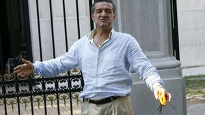 Gigi Becali a explicat de ce s-a întors la secția de votare: ”Scopul lor e să-l batjocorească pe Hristos!”