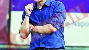 Dorinel Munteanu e in criza, Lacatus petrece cu fanii
