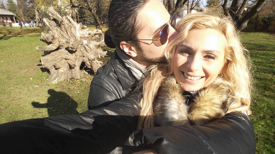 Iubitul Luanei Ibacka, adorat de femeile din jurul lui. Dragos este profesor de tango si zilnic tine alte domnisoare in brate