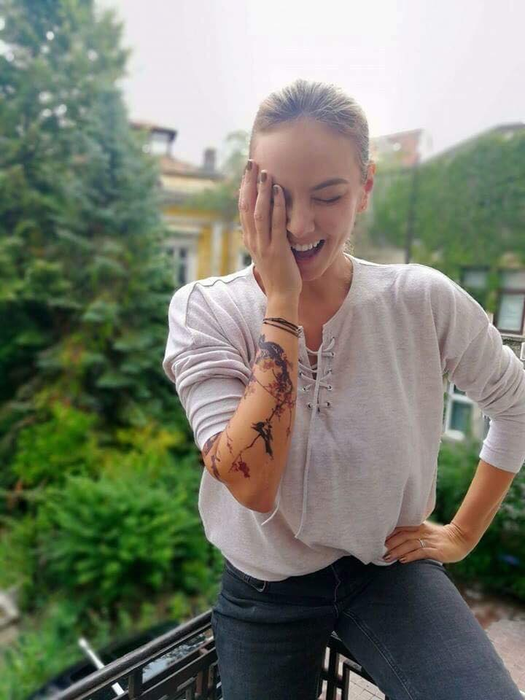 Cum arăta Roxana Ionescu la începuturile ei în showbiz! Făcea pictoriale incendiare