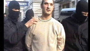 E unul dintre cei mai cunoscuți infractori din țară. Temutul „Passaris de România” a fost săltat de Brigada Specială a Poliției după un tun dat cu finul unui politician celebru
