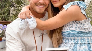Louise Thompson și-a dezvăluit burtica de gravidă! Vedeta este însărcinată în 18 săptămâni