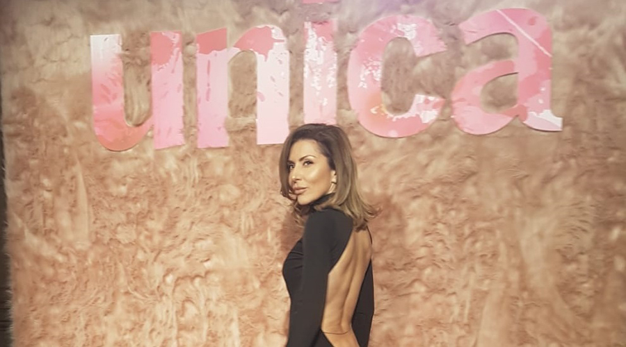 Carmen Brumă, cu zona intimă la vedere pe covorul de la un eveniment. Când s-a întors cu spatele, lumea a amuțit