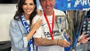Cine este diva sexy care s-a pozat cu Gică Hagi duminică noaptea! Are un istoric amoros bogat și o pasiune pentru fotbaliști
