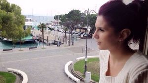 Afla care sunt talentele ascunse ale lui Dj Miki Love! Isi face singura rochiile de scena!