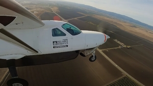 Un avion a zburat 80 de kilometri fără pilot. „Cel mai popular cargo de care nu ați auzit vreodată”