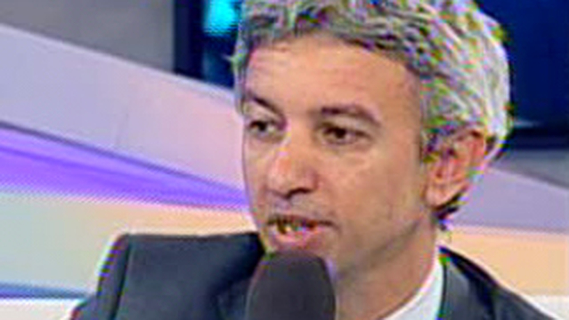 Fiica lui Dan Diaconescu este terorizata! Plange si striga: "Tati, tati, cineva ne inregistreaza"