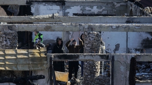 Ce a găsit Cornel Dinicu în cenușă, la Ferma Dacilor. Afaceristul s-a întors la ruinele pensiunii, după o lună de la tragedie