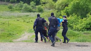 Cei trei marocani fugiți dintr-un centru de catantină au fost găsiți. Se vor alege cu dosar penal